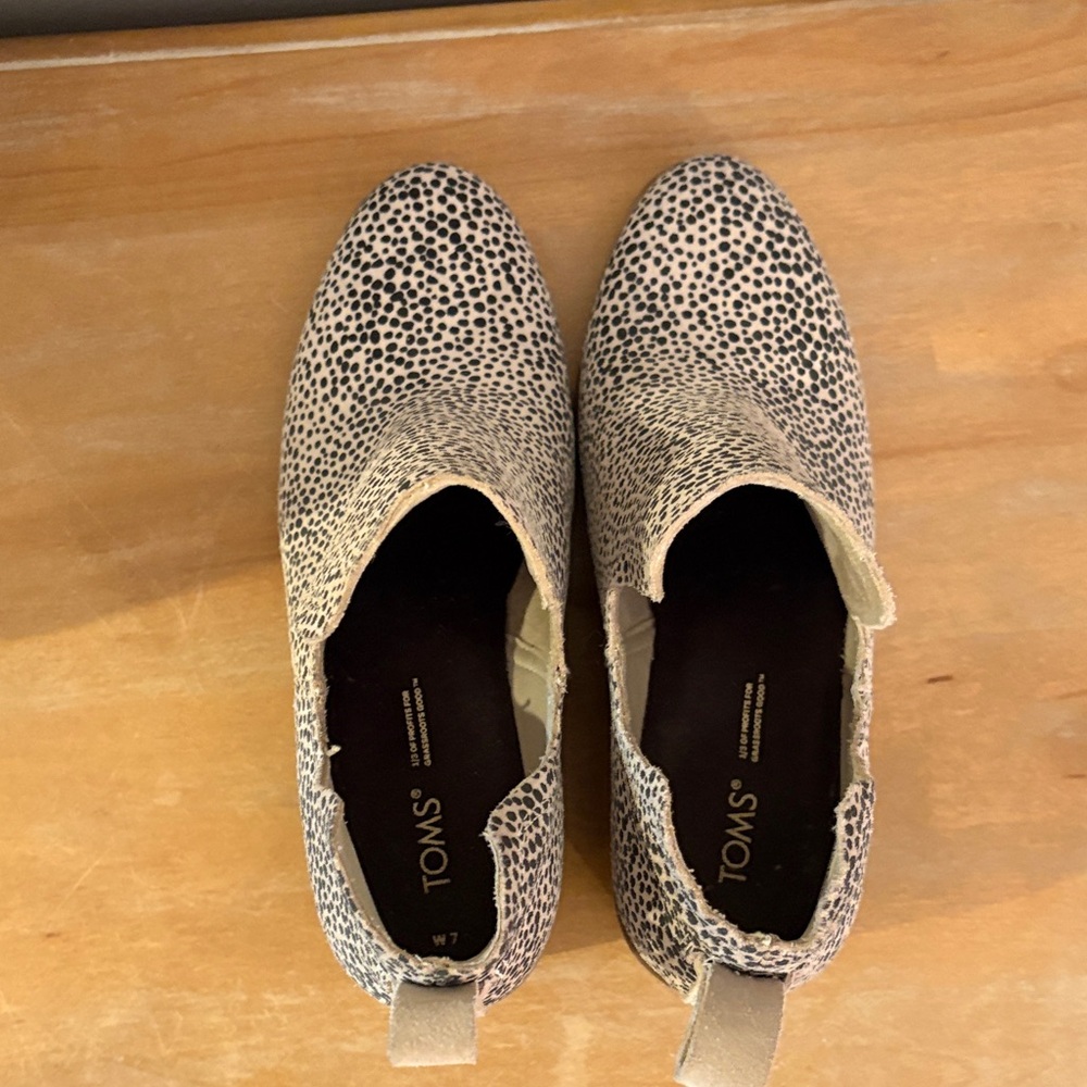 TOMS Kallie Wedge Booties in Mini Cheetah Print - Picture 2 of 7